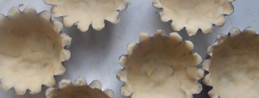 пирожные с карамельными яблочками и белковым кремом подарок для себя. Шаг 10