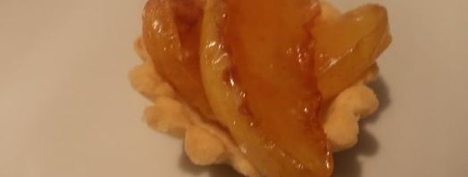 пирожные с карамельными яблочками и белковым кремом подарок для себя. Шаг 11