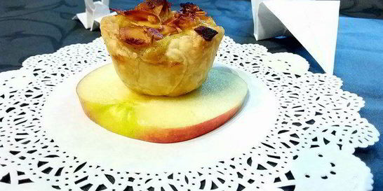 Португальское пирожное Натас с яблоками