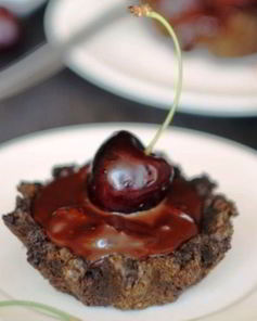 Шоколадно-вишневые пирожные