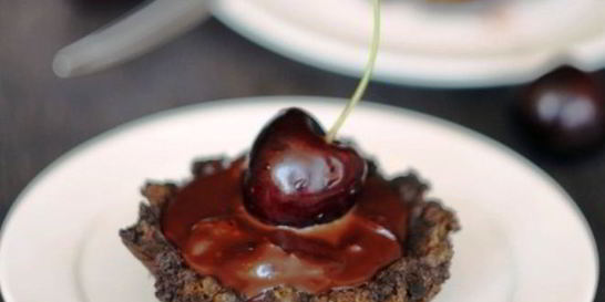 Шоколадно-вишневые пирожные