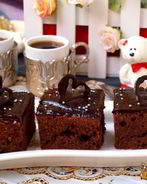 Шоколадные пирожные с заливкой