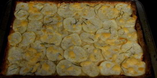 Картофельная пицца с розмарином