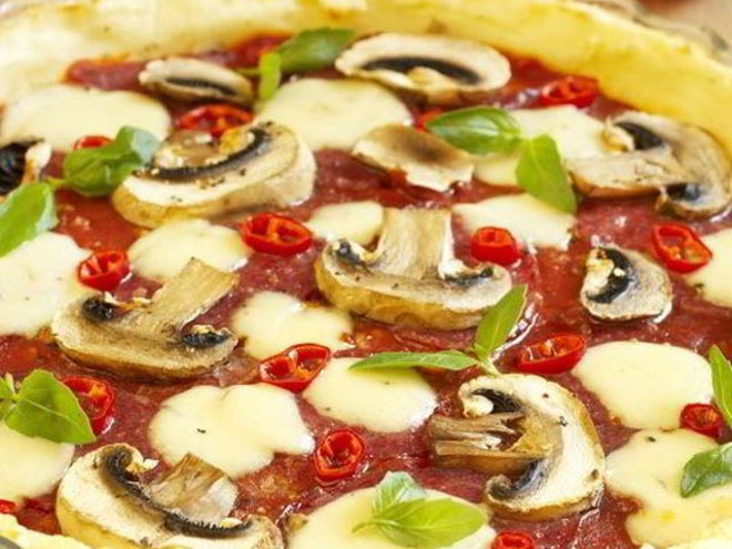 Рецепт картофельной пиццы с салями