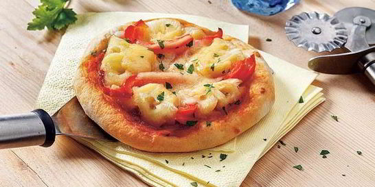 Мини-пицца с ананасом