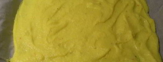 пицца из поленты с брокколи, вялеными томатами и моцареллой. Шаг 3