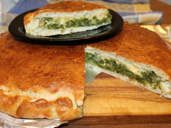 Рецепт пиццы кальцоне с брокколи и шпинатом