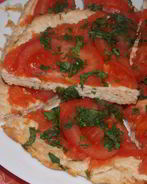 Пицца на лепешке из куриного фарша