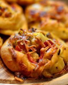 Пицца-ролл с очень вкусной начинкой