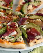 Пицца с авокадо