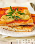 Пицца с картофелем, розмарином и тимьяном