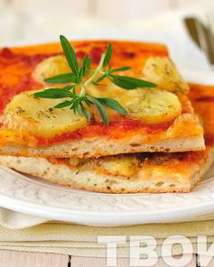 Пицца с картофелем, розмарином и тимьяном