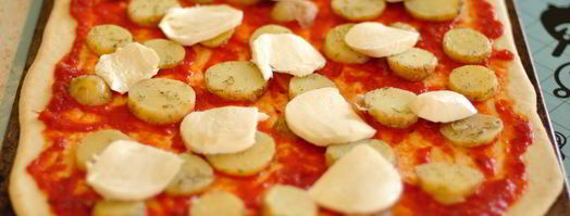 пицца с картофелем, розмарином и тимьяном. Шаг 4