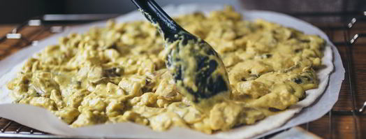 пицца с куриной грудкой и грибами в сливочном соусе. Шаг 10