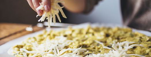 пицца с куриной грудкой и грибами в сливочном соусе. Шаг 11