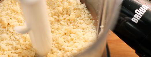 пицца с помидорами черри и базиликом. Шаг 3