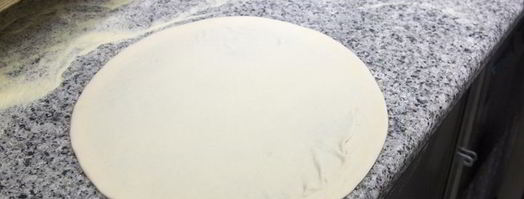 пицца с тунцом и красным луком. Шаг 4