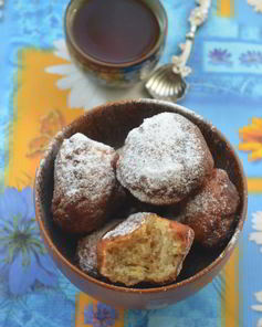 Творожные пончики с малиной