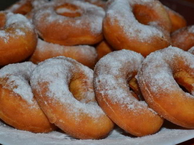 Рецепт воздушных пончиков на дрожжах по-домашнему