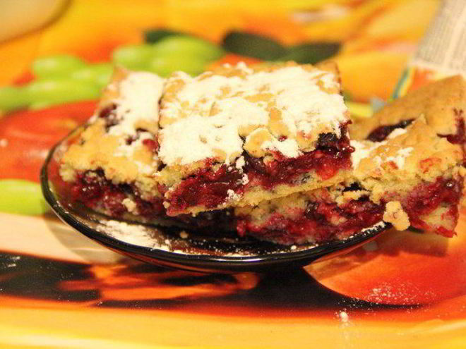 Рецепт коврижки с брусникой