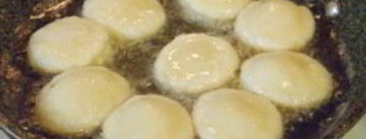 пышки на кефире, жаренные на сковороде. Шаг 7