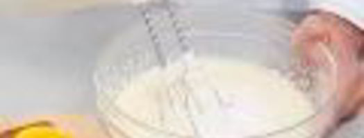 фруктовая шарлотка с шоколадной глазурью в мультиварке. Шаг 3