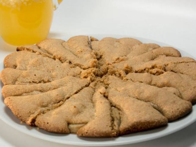 Рецепт грушевой шарлотки и домашний лимонад