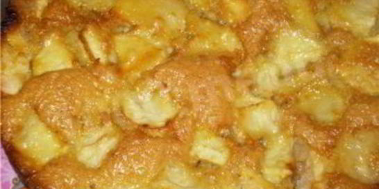 Простая шарлотка с яблоками