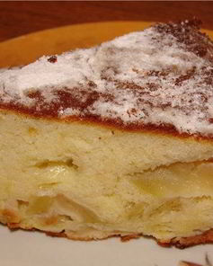 Шарлотка на йогурте с яблоками