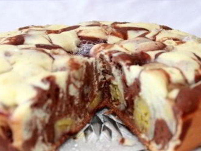 Рецепт шарлотки с бананами в мультиварке