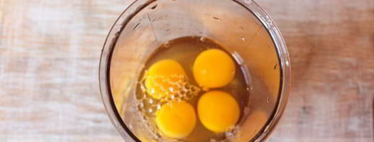 шарлотка с брусникой. Шаг 4