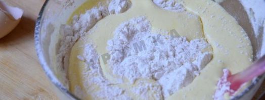 шарлотка с карамелью. Шаг 8