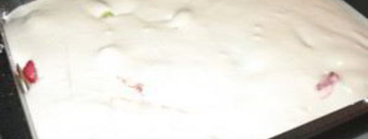 шарлотка с клубникой и яблоками. Шаг 5