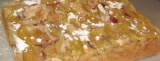 шарлотка с клубникой и яблоками. Шаг 7