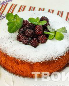 Шарлотка с вареньем