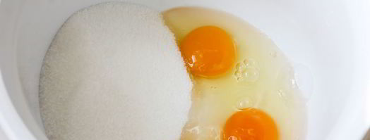 шарлотка с вареньем. Шаг 3