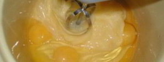 шарлотка с яблоками и грушами. Шаг 4