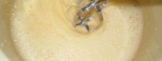 шарлотка с яблоками и грушами. Шаг 5