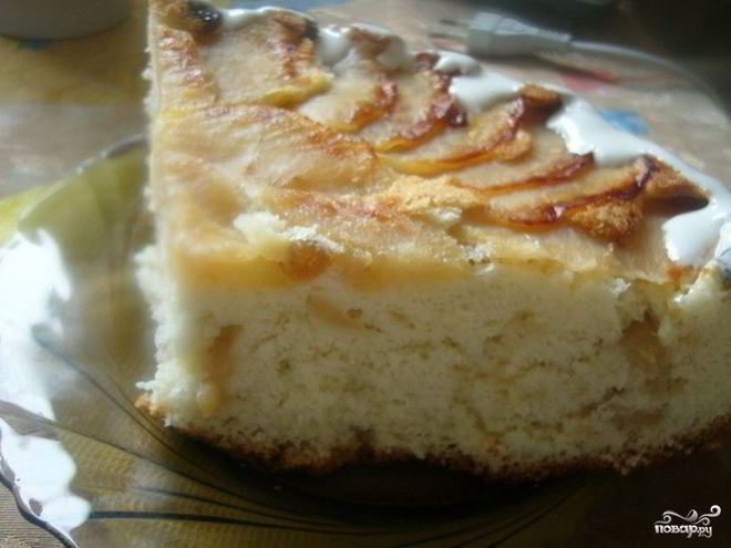 Рецепт шарлотки с яблоками и изюмом