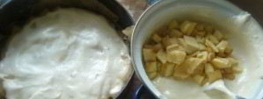 шарлотка с яблоками и изюмом. Шаг 8