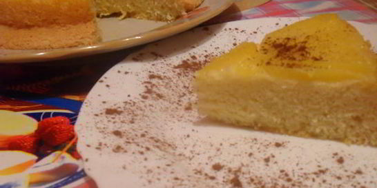 Шарлотка со свежим ананасом