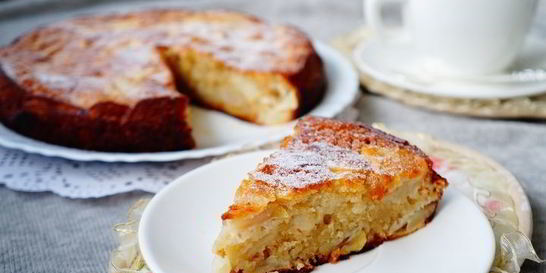 Шарлотка яблочная