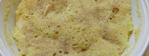 яблочная шарлотка с карамелью в микроволновке. Шаг 8