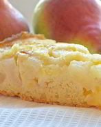 Яблочно-грушевая шарлотка в духовке