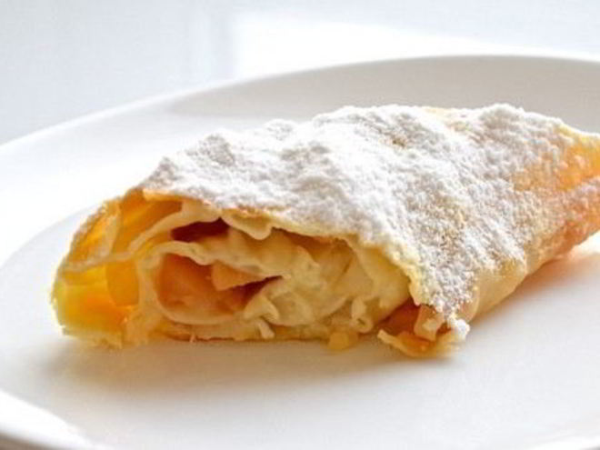 Рецепт хрустящего яблочного штруделя с изюмом