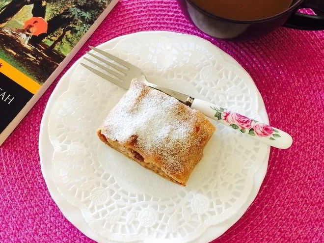 Рецепт полезного яблочного штруделя