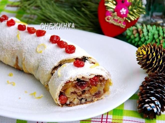 Рецепт рождественского яблочного штруделя с орехами и сухофруктами