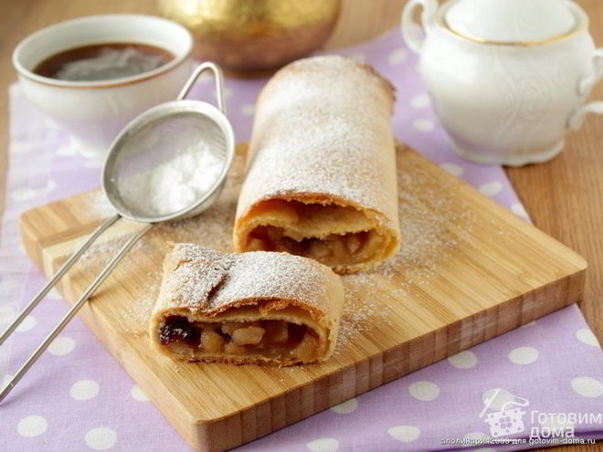 Рецепт штруделя из творожного теста с яблоками и клюквой