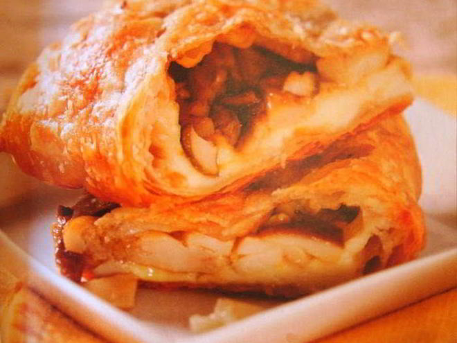 Рецепт штруделя с лесными грибами и сыром