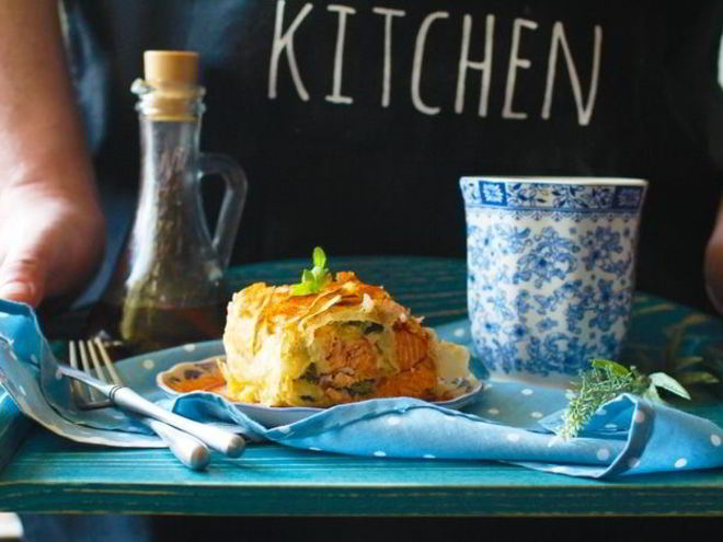 Рецепт штруделя с лососем, моцареллой и шпинатом